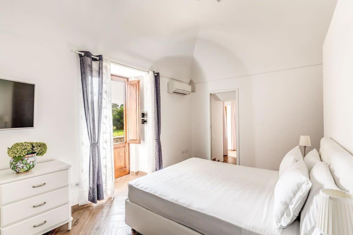 Villa Mimosa Rustic Elegance Views & Pool Маса Лубрензе Екстериор снимка