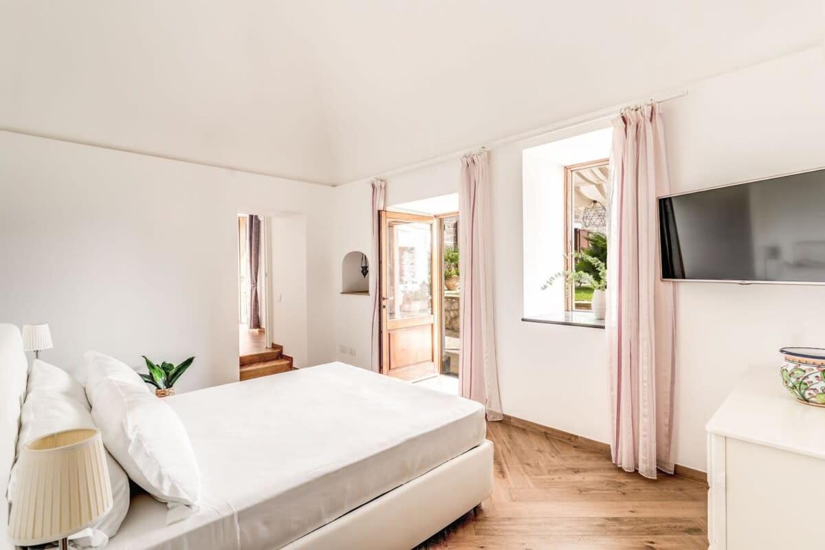 Villa Mimosa Rustic Elegance Views & Pool Маса Лубрензе Екстериор снимка